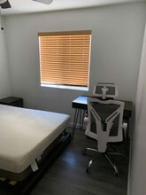 1382 Riverside Ct in Merced, CA - Building Photo - Building Photo