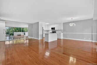 15 Stewart Pl in White Plains, NY - Building Photo - Building Photo