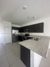 1166 SE 26th Ter in Homestead, FL - Foto de edificio - Building Photo