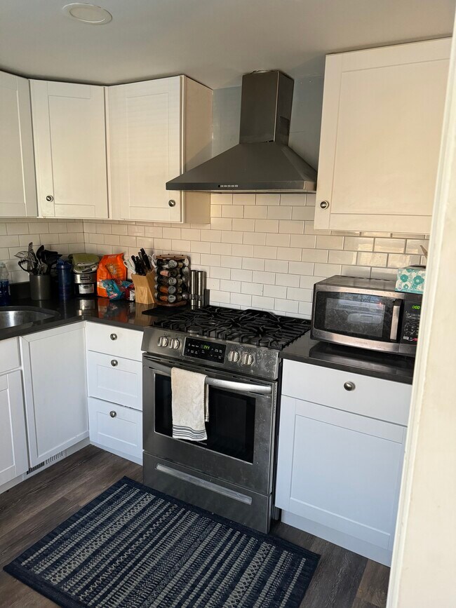 3325 Stevens St, Unit 2E in Madison, WI - Building Photo - Building Photo