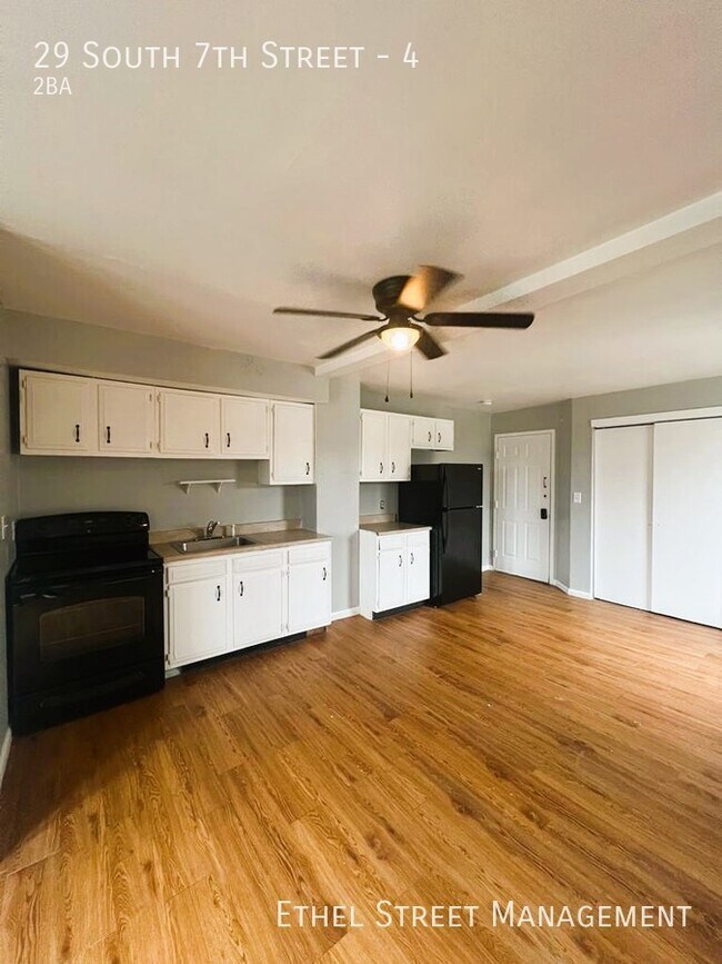 29 S 7th St, Unit 4 in Easton, PA - Building Photo - Building Photo