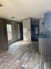 15406 FM 3083 Rd in Conroe, TX - Foto de edificio - Building Photo