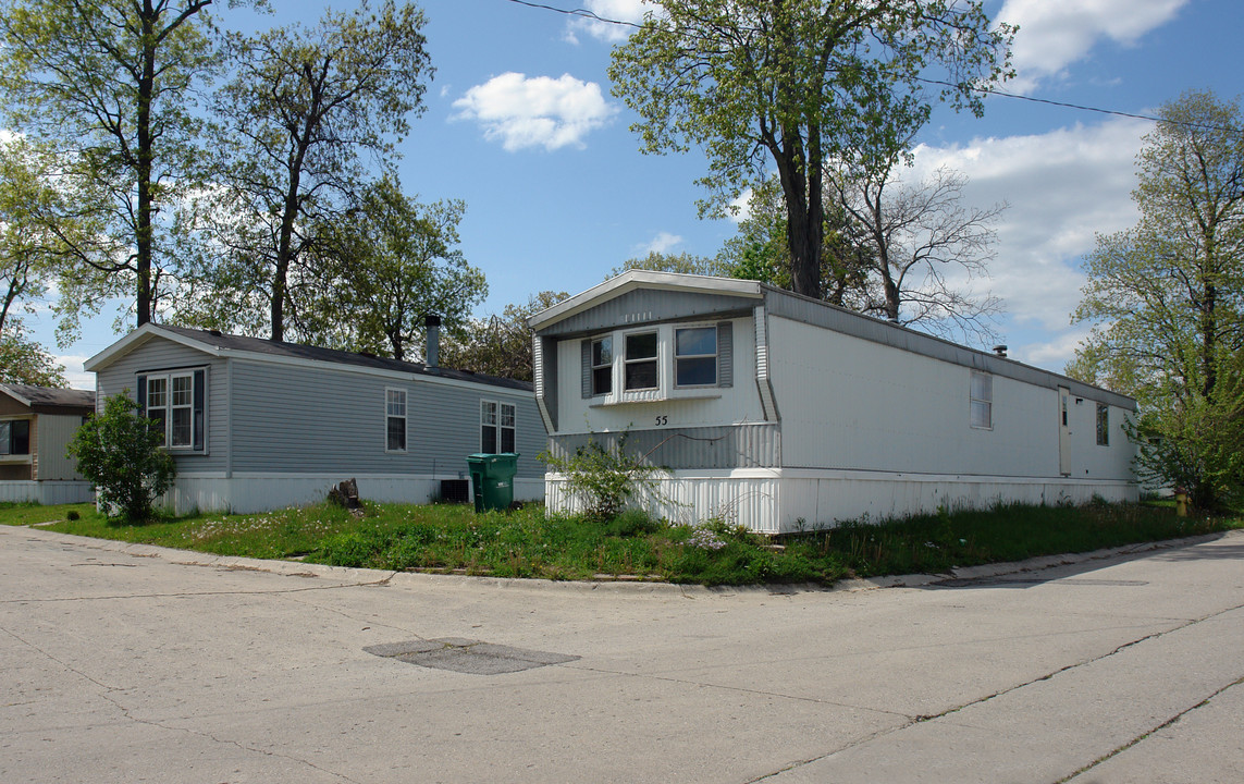 Cedarwood Trails in Fort Wayne, IN - Building Photo