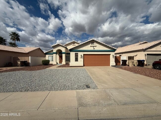 8136 W Laurel Ln in Peoria, AZ - Building Photo - Building Photo