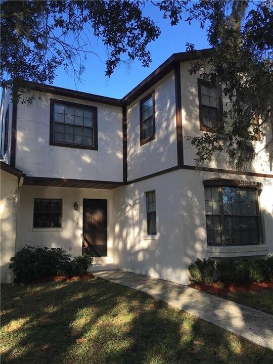 2207 Karl St in Leesburg, FL - Building Photo