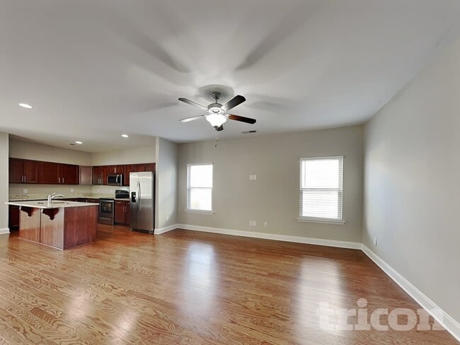 176 Bexley Way in White House, TN - Foto de edificio - Building Photo