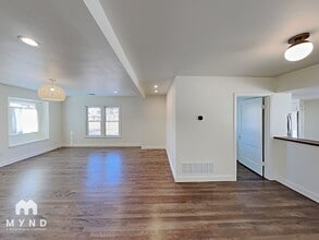 110 N Ravinia Dr in Dallas, TX - Building Photo - Building Photo