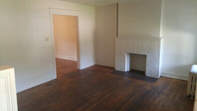 5512 Wilkins Ave in Pittsburgh, PA - Building Photo - Building Photo