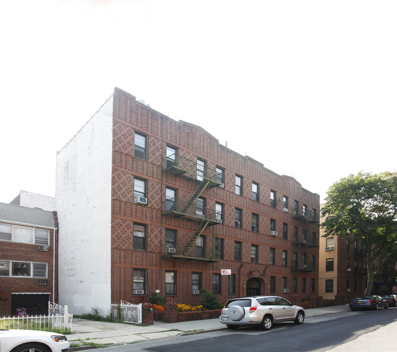 1955 E 7th St in Brooklyn, NY - Building Photo