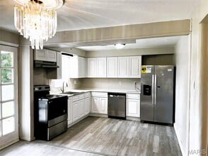544 Hentschel Pl in Ferguson, MO - Building Photo - Building Photo