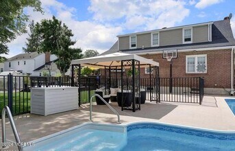 1597 N Bay Ave in Toms River, NJ - Building Photo - Building Photo