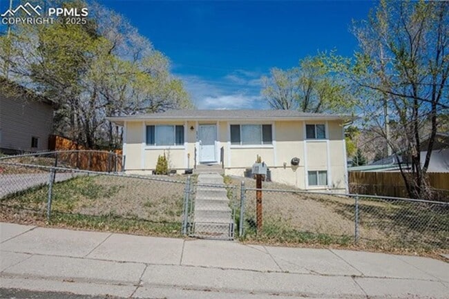 property at 2510 Royalty Ct