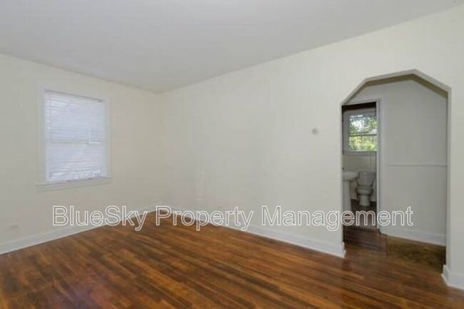 2310 Center Ave in Charlottesville, VA - Building Photo - Building Photo