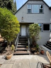 2154 Echo Park Ave, Unit 2154.5 in Los Angeles, CA - Foto de edificio - Building Photo