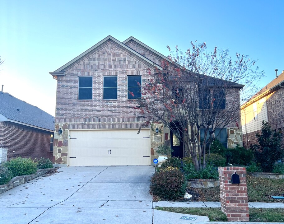 8733 Devonshire Dr in Fort Worth, TX - Building Photo