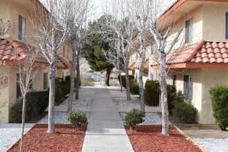 15774 Tuscola Rd in Apple Valley, CA - Building Photo - Building Photo