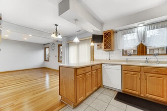 446 Irvine Ct in Wheeling, IL - Building Photo - Building Photo