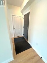 2375 Bronte Rd in Oakville, ON - Building Photo - Building Photo