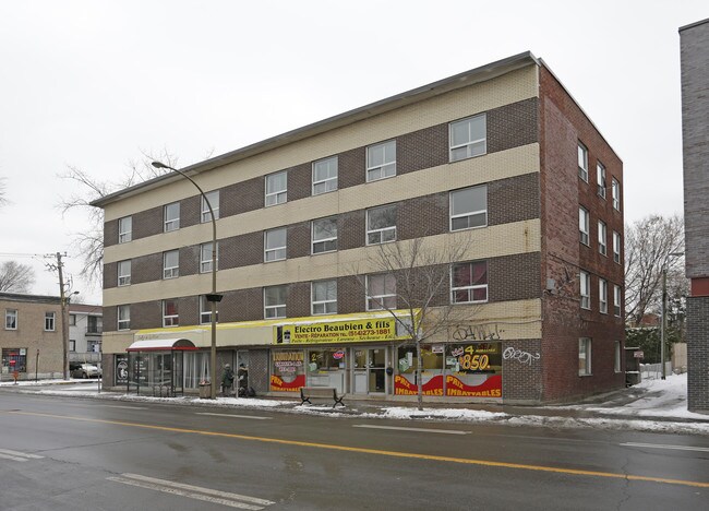 1530 Beaubien Rue E in Montréal, QC - Building Photo - Building Photo