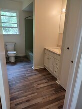 100 1/2 W High St, Unit Unit A Front West in Ballston Spa, NY - Building Photo - Building Photo