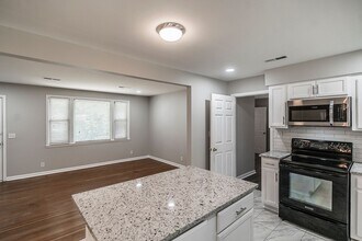 110 Hepplewhite Dr in Hendersonville, TN - Building Photo - Building Photo