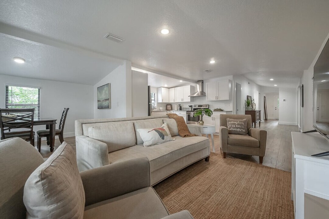 1509 Escort Ave in Tampa, FL - Building Photo