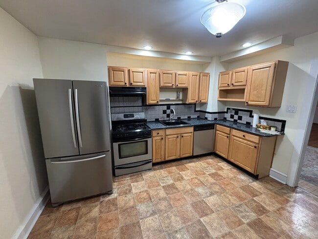 614 Sampson Ave, Unit A in Willow Grove, PA - Building Photo - Building Photo