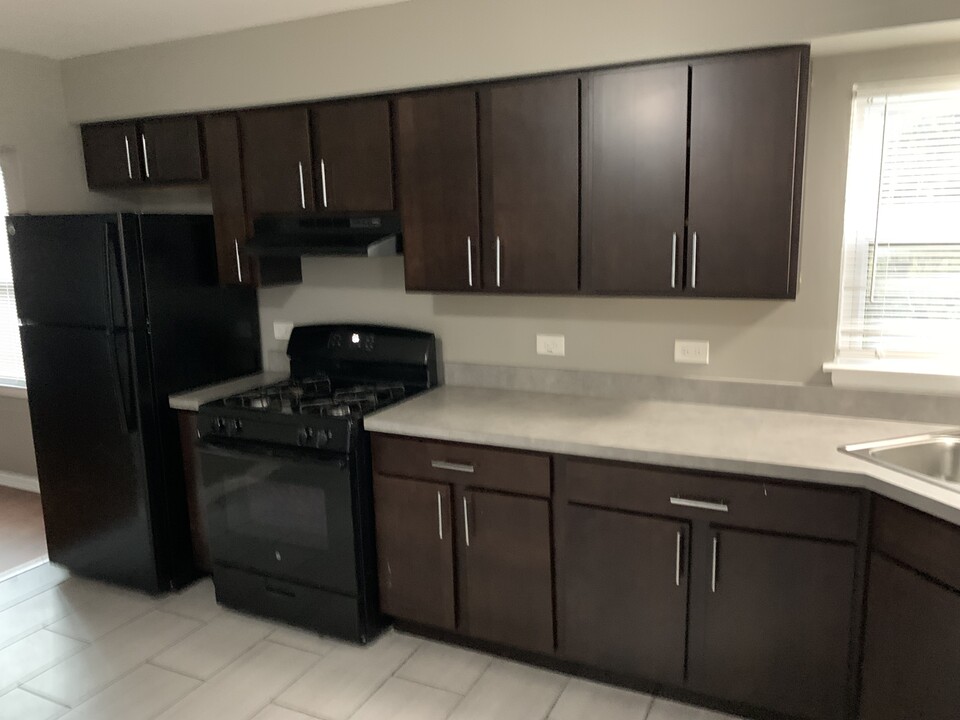 18408 Torrence Ave in Lansing, IL - Building Photo