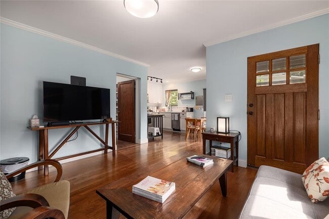 property at 4004 Maplewood Ave