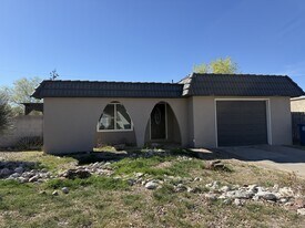 4221 Penelope Pl NE in Albuquerque, NM - Building Photo