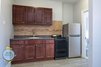 6930 N Greenview Ave in Chicago, IL - Building Photo - Building Photo