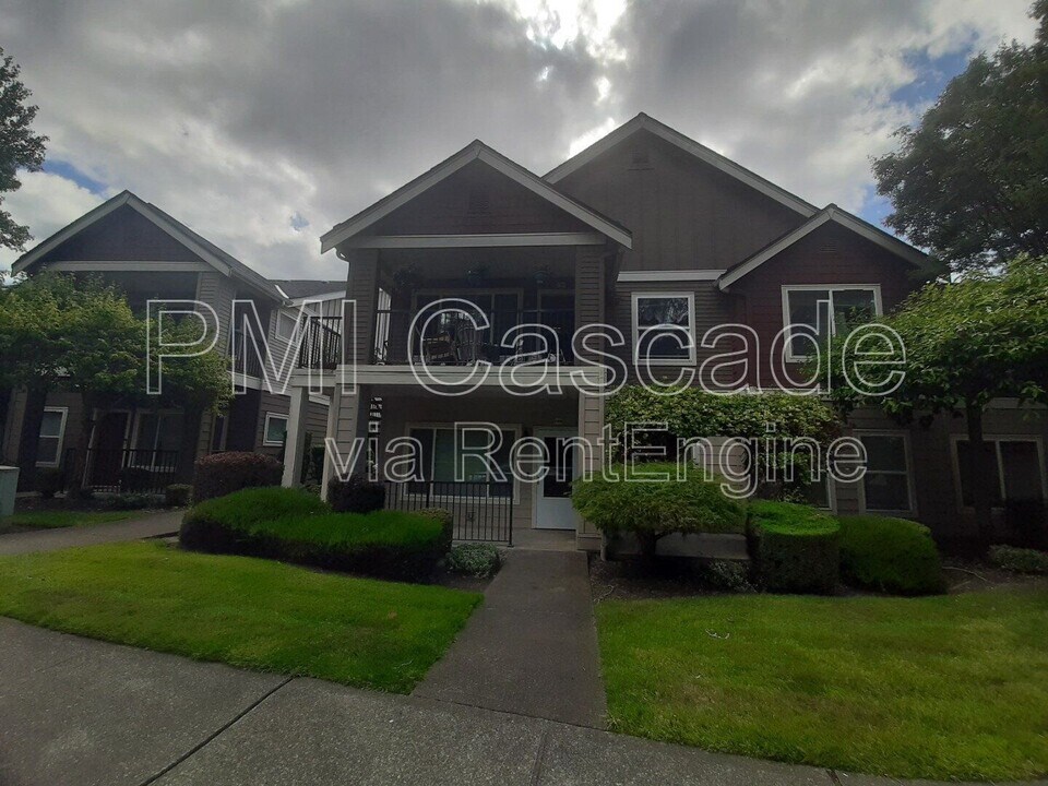 2185 Hammond Ave in Dupont, WA - Building Photo