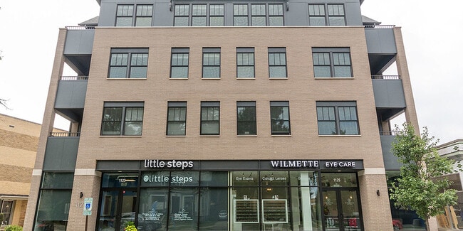 property at 1121 Greenleaf Ave