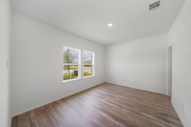 property at 807 Brazos Trl