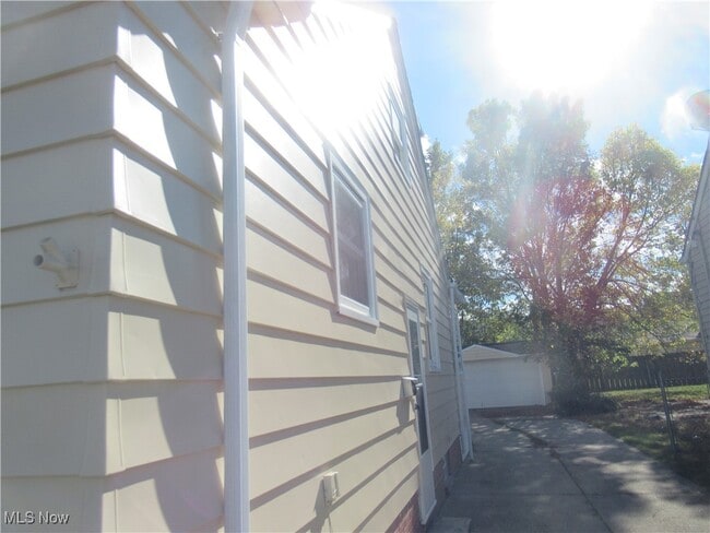 8005 Bremen Ave in Parma, OH - Building Photo - Building Photo