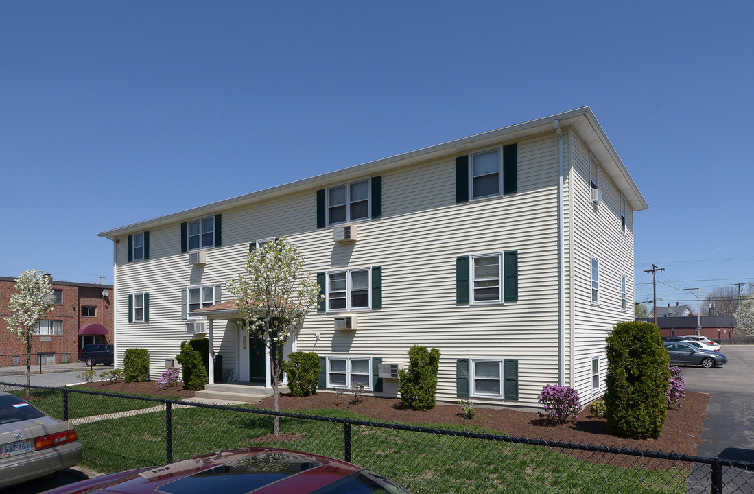 Mabel Street Apartments in Pawtucket, RI - Building Photo