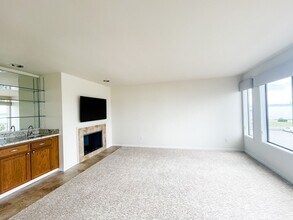 601 S 227th St in Des Moines, WA - Building Photo - Building Photo