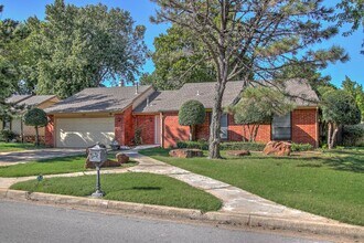 7907 E 80th St in Tulsa, OK - Building Photo - Building Photo