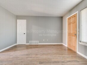 6744 NW 52nd St in Bethany, OK - Building Photo - Building Photo