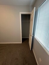 5531 Andrews Dr, Unit apt3 in Roscoe, IL - Foto de edificio - Building Photo