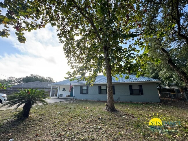 property at 370 Osborne Dr NE