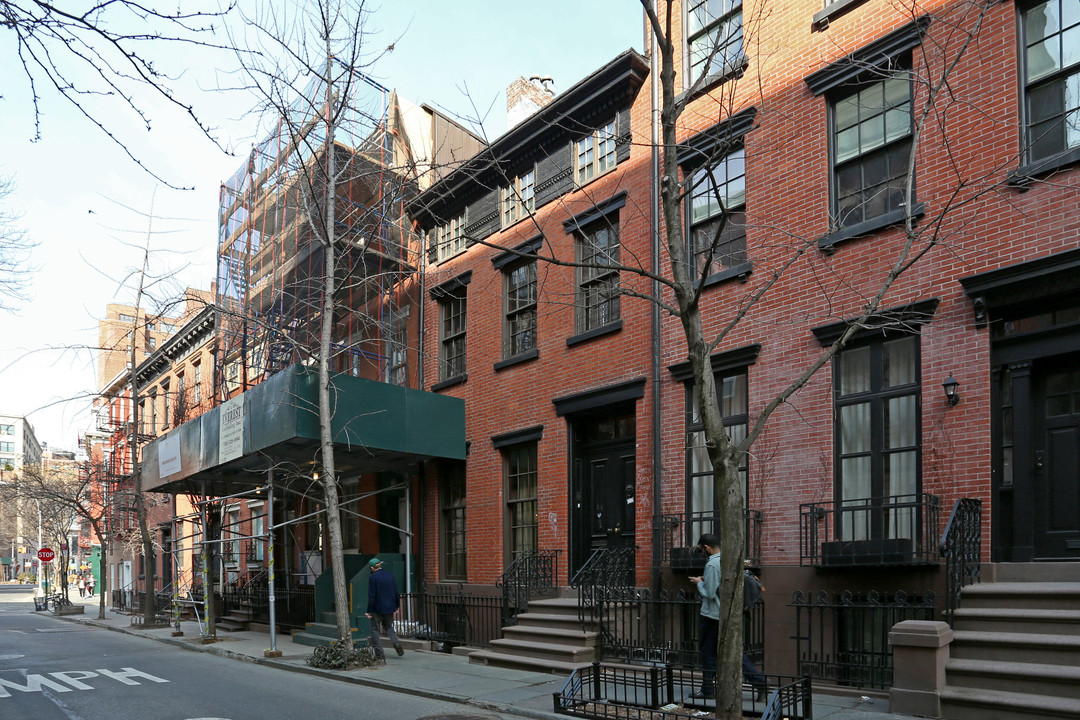 309 W 4th St in New York, NY - Foto de edificio
