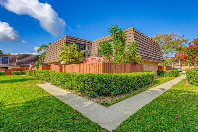 1818 18th Ct in Jupiter, FL - Foto de edificio - Building Photo