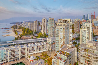 Beach Apartments in Vancouver, BC - Building Photo - Building Photo