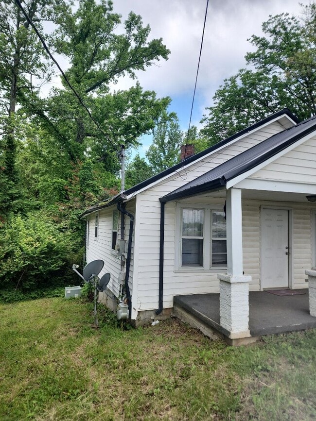 944 N Franklin Ave, Unit 4 - 121 in Cookeville, TN - Building Photo - Building Photo