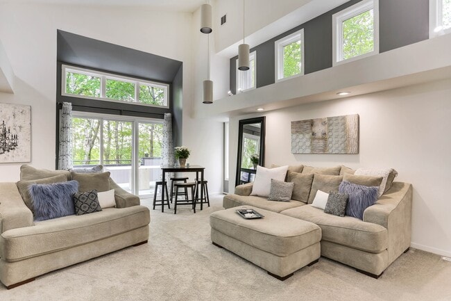 2925 Minnehaha Curve in Wayzata, MN - Building Photo - Building Photo