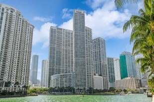 485 Brickell Ave in Miami, FL - Building Photo