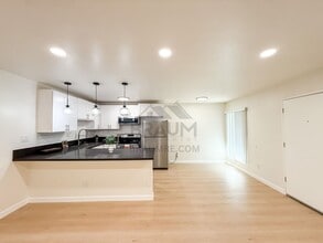 5611 Fulcher Ave, Unit 3 in Los Angeles, CA - Foto de edificio - Building Photo