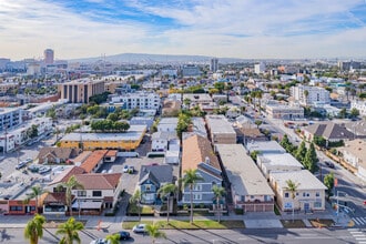 Residential Condonminium in Long Beach, CA - Building Photo - Building Photo