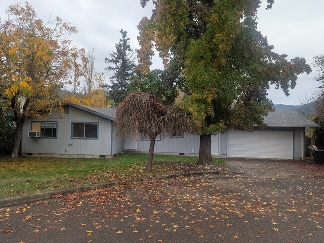 property at 805 NE Ash Ct